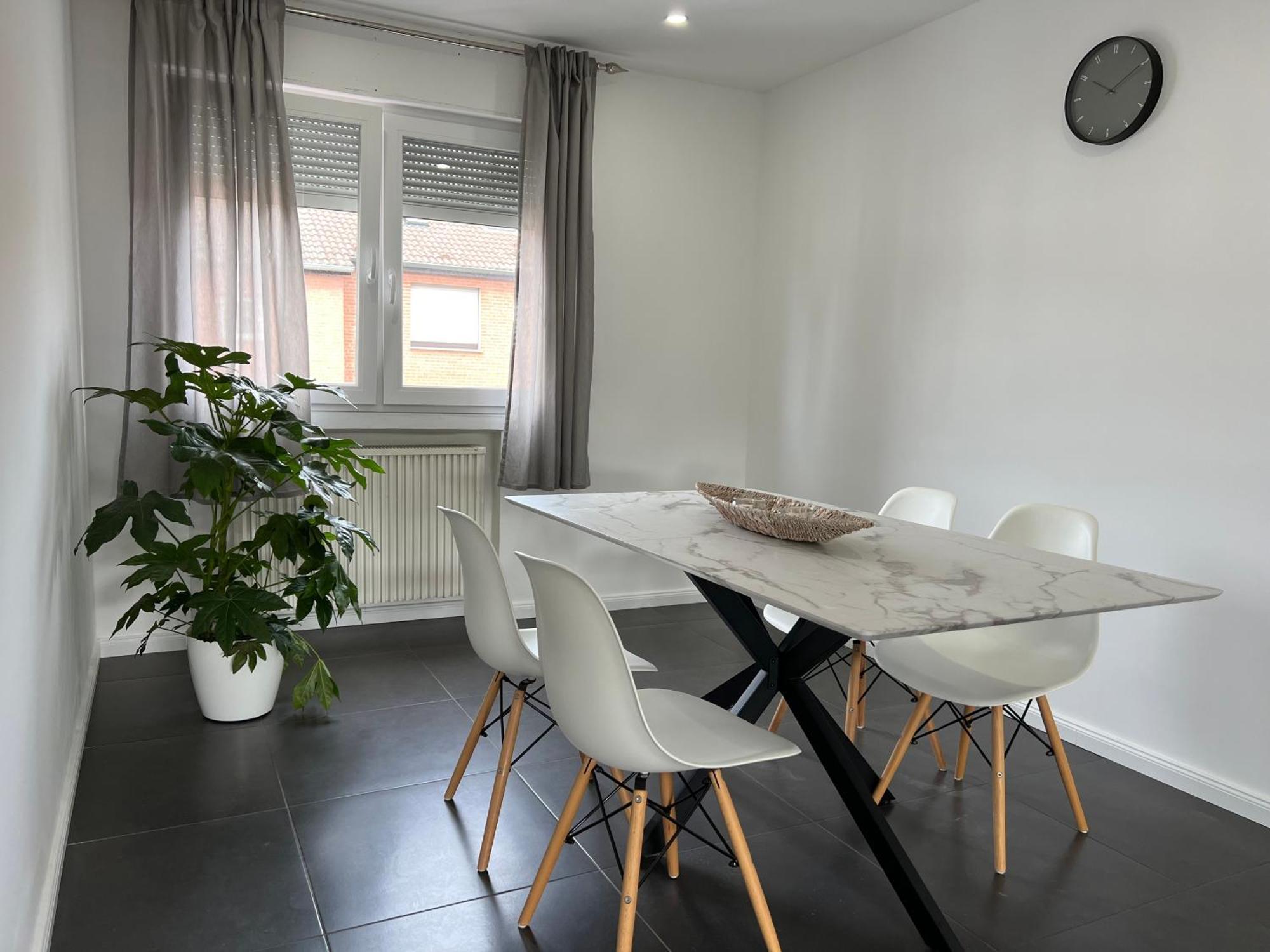 Elegante Apartment In Erftstadt Mit Balkon, Zentral, Bahnhof Nah, Phantasialand Bruehl Bei Cologne Exterior photo